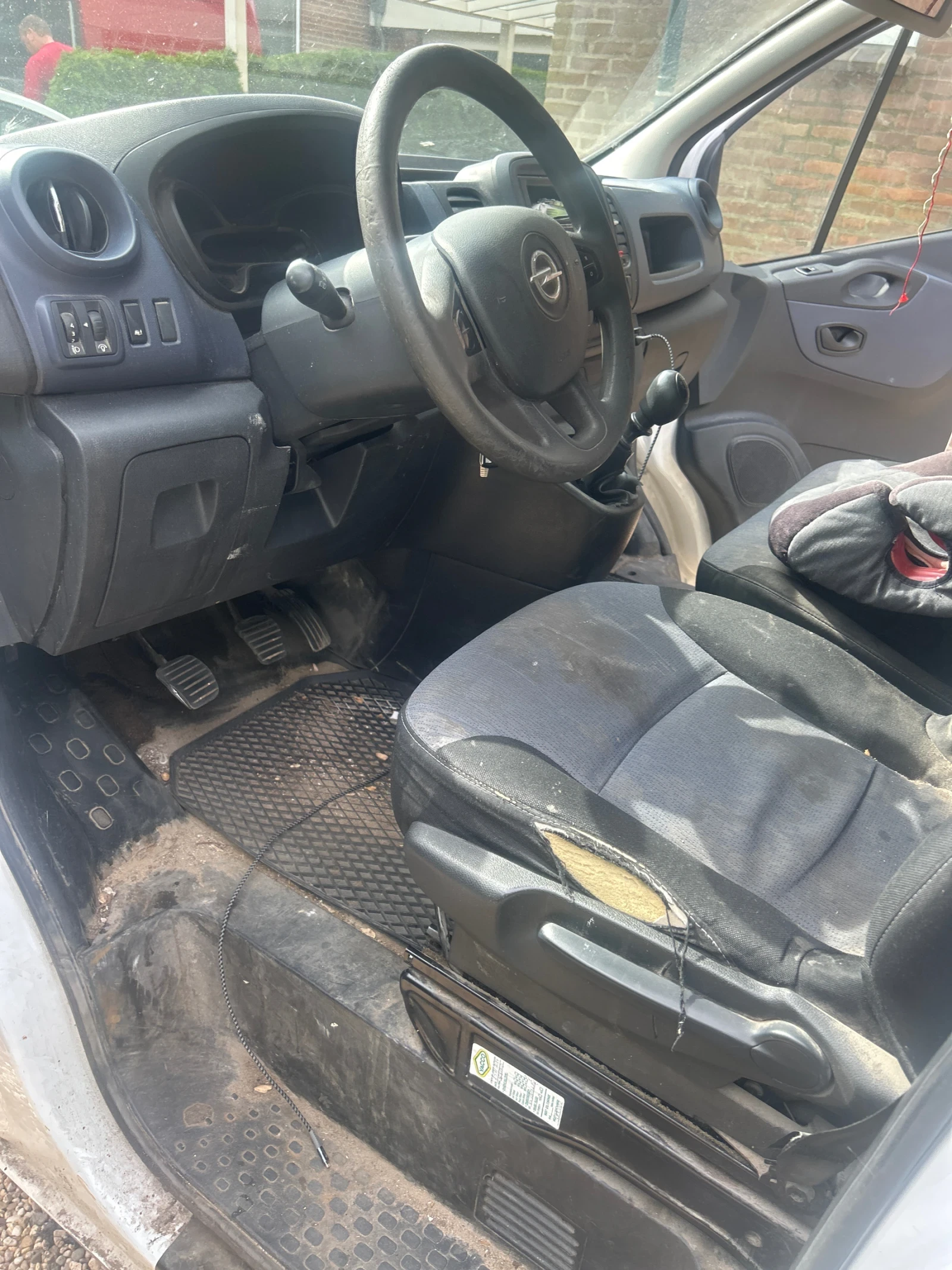Opel Vivaro  - изображение 8