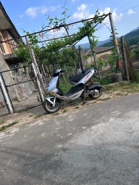 Обява за продажба на Aprilia Sr Мотора няма никакви забележки освен тези по външни ~1 800 лв. - изображение 1