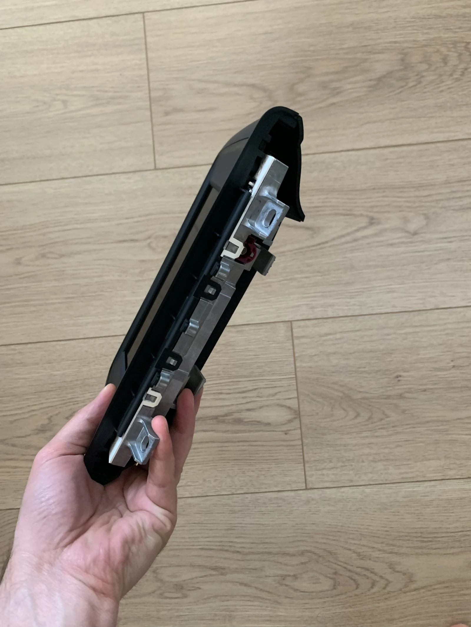 BMW OEM 6.5" CID ������� / ����� F10 F30 F20 F32 | Mobile.bg � ����������� 6