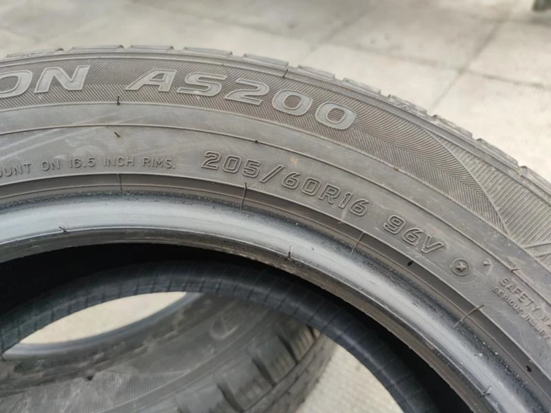 Гуми Зимни 205/60R16, снимка 5 - Гуми и джанти - 32123755