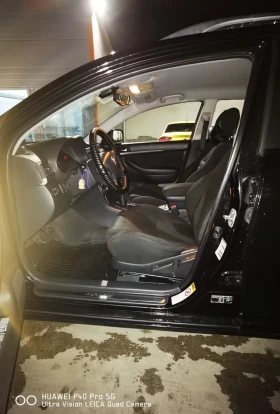 Toyota Avensis 2.0, снимка 10