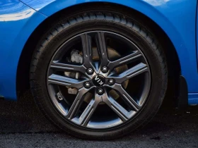 Kia Forte 2.0L | Sunroof | Heated Seats | Wireless, снимка 5 - Автомобили и джипове - 53682434