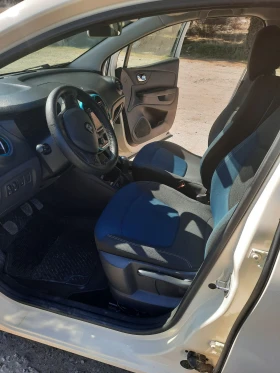 Renault Captur - 8350 € / 16331.18 лв. - 73941309 13