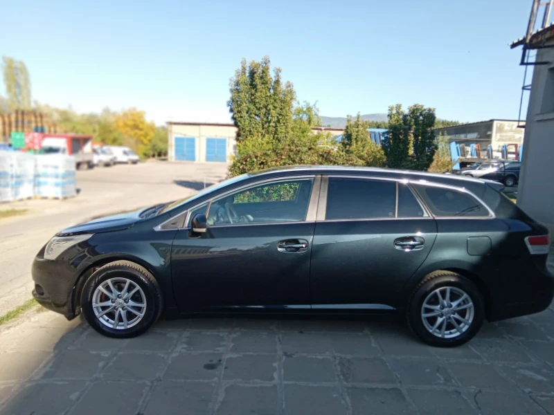 Toyota Avensis 1.8 Навигация , снимка 2 - Автомобили и джипове - 48203356