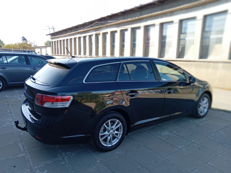 Toyota Avensis 1.8 Навигация , снимка 4 - Автомобили и джипове - 49474990