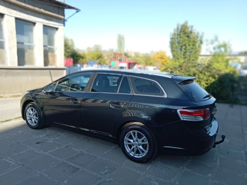 Toyota Avensis 1.8 Навигация , снимка 3 - Автомобили и джипове - 48203356