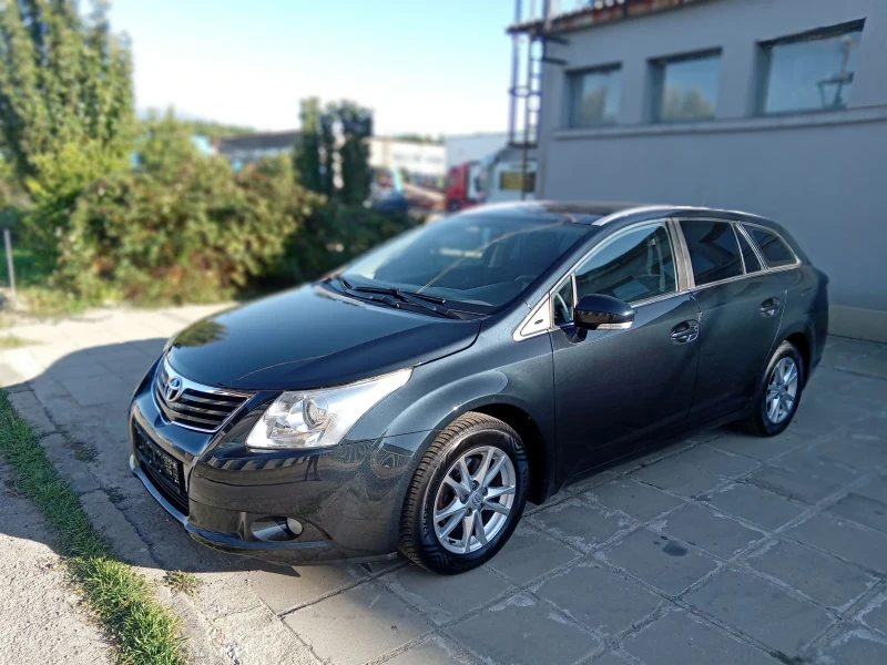 Toyota Avensis 1.8 Навигация , снимка 1 - Автомобили и джипове - 49474990