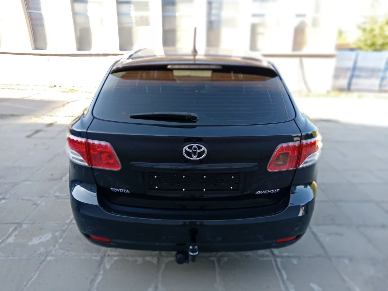 Toyota Avensis 1.8 Навигация , снимка 4 - Автомобили и джипове - 48203356