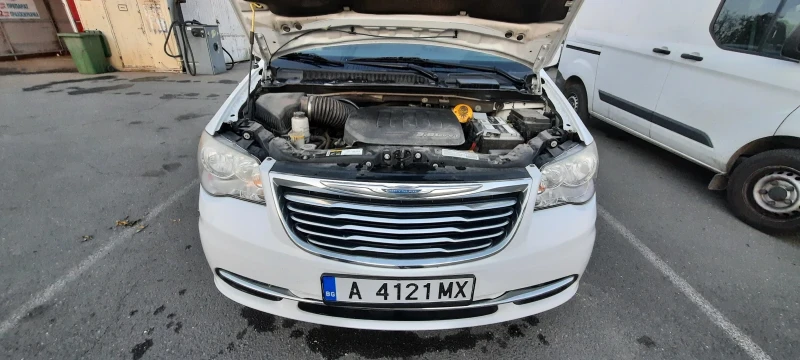 Chrysler Town and Country - LPG, снимка 10 - Автомобили и джипове - 47804731