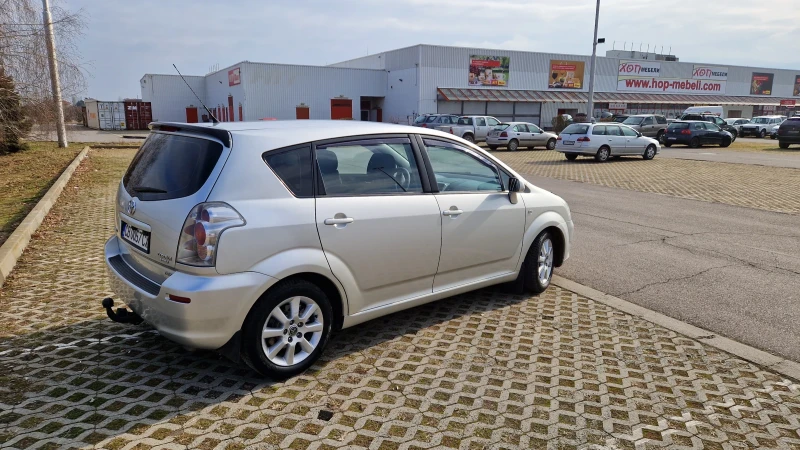 Toyota Corolla verso 2.2 D4D 136кс, снимка 4 - Автомобили и джипове - 49550699