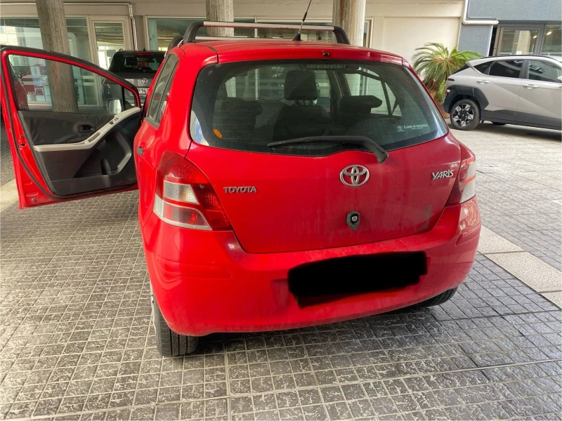 Toyota Yaris 1.0 клима, снимка 3 - Автомобили и джипове - 49028977