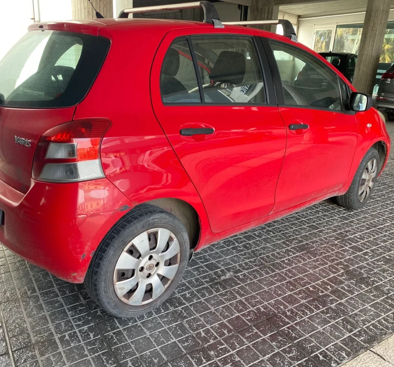 Toyota Yaris 1.0 клима, снимка 4 - Автомобили и джипове - 49028977