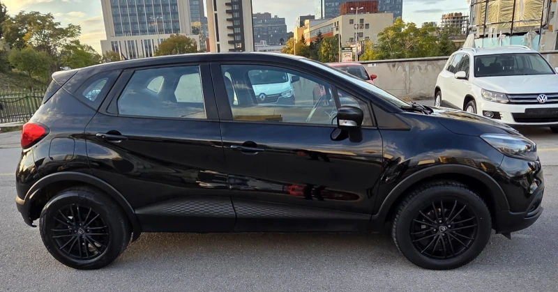 Renault Captur Evro6, navi, като нов , снимка 4 - Автомобили и джипове - 52068467