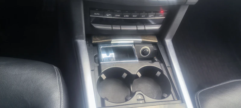 Mercedes-Benz E 300, снимка 12 - Автомобили и джипове - 52178938