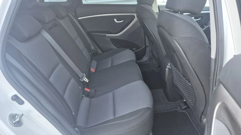 Hyundai I30 1.6 диз 110к.с., снимка 15 - Автомобили и джипове - 52501248