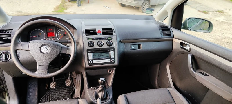 VW Touran 105к 6 скорости, снимка 7 - Автомобили и джипове - 52654096