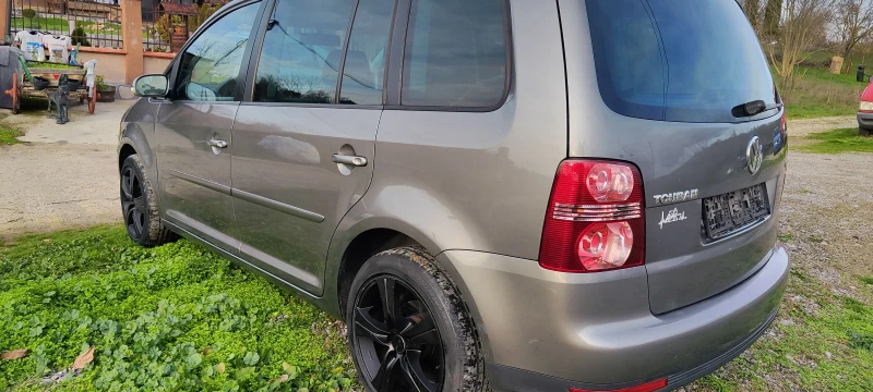 VW Touran 105к 6 скорости, снимка 4 - Автомобили и джипове - 52654096