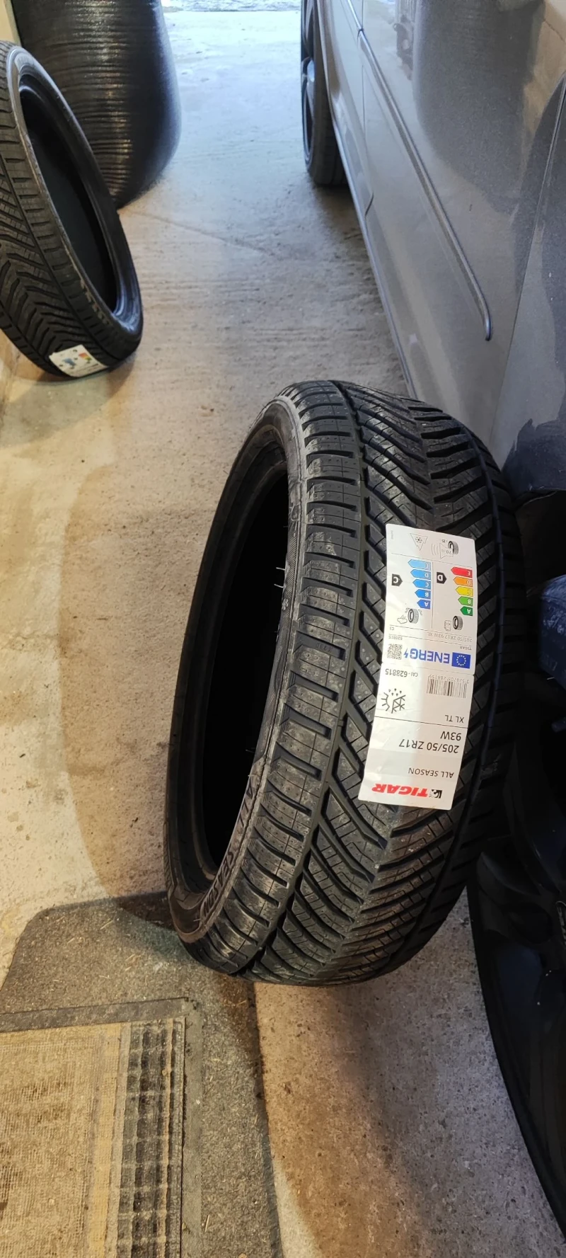 VW Touran 105к 6 скорости, снимка 11 - Автомобили и джипове - 52654096