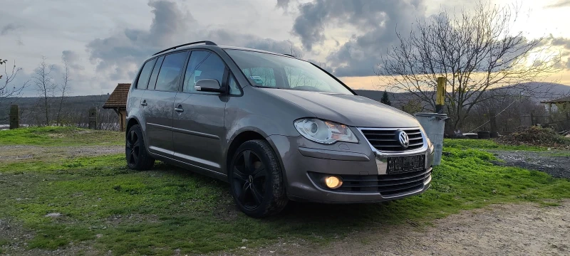 VW Touran 105к 6 скорости, снимка 2 - Автомобили и джипове - 52654096