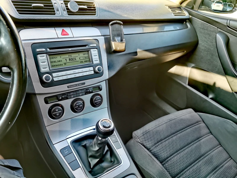 VW Passat, снимка 6 - Автомобили и джипове - 52667159