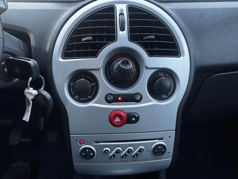 Renault Modus 1.5DCI ИТАЛИЯ, снимка 10 - Автомобили и джипове - 52743591