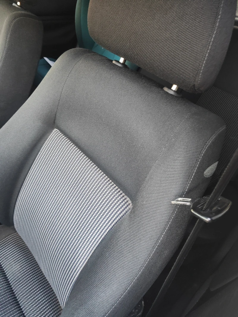 VW Golf 1.9, снимка 7 - Автомобили и джипове - 53039352