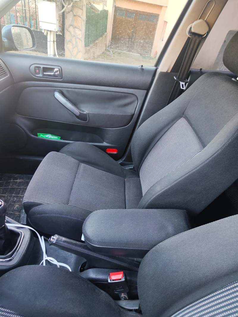 VW Golf 1.9, снимка 6 - Автомобили и джипове - 53039352