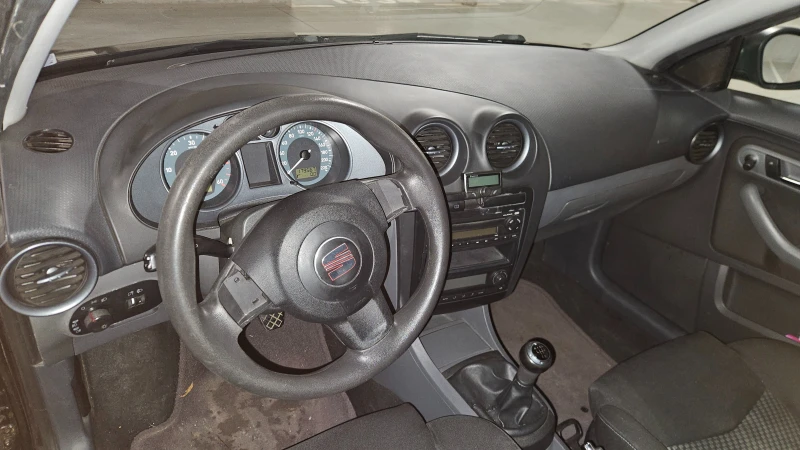 Seat Ibiza, снимка 10 - Автомобили и джипове - 53426339