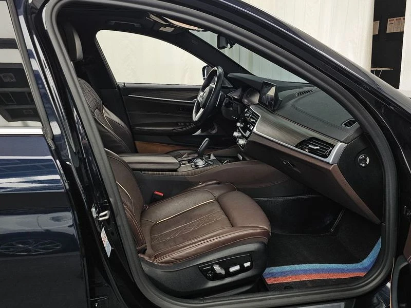 BMW 530 530i xDrive M Sport Package Plus| 252к.с.| ВКЛ.ТЕХ, снимка 11 - Автомобили и джипове - 55441246