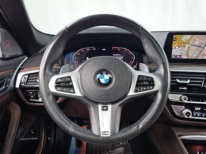 BMW 530 530i xDrive M Sport Package Plus| 252к.с.| ВКЛ.ТЕХ, снимка 13 - Автомобили и джипове - 55441246