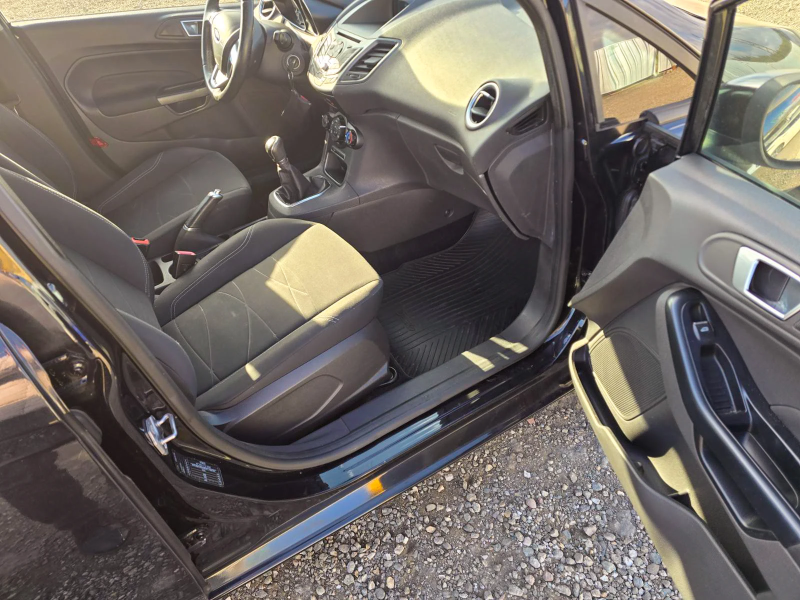 Ford Fiesta 1.5 TDCI 95hp - изображение 9