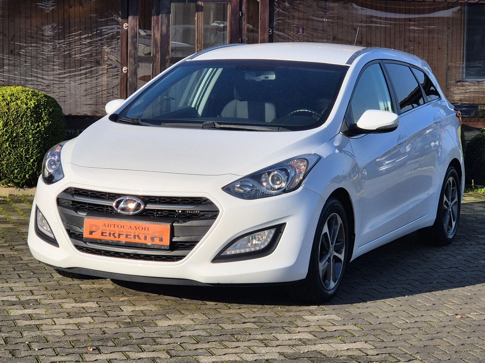 Hyundai I30 1.6 диз 110к.с. - изображение 2