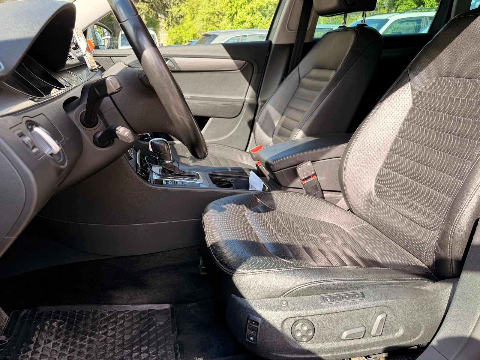 VW Passat 1.4tsi, снимка 6 - Автомобили и джипове - 54498670