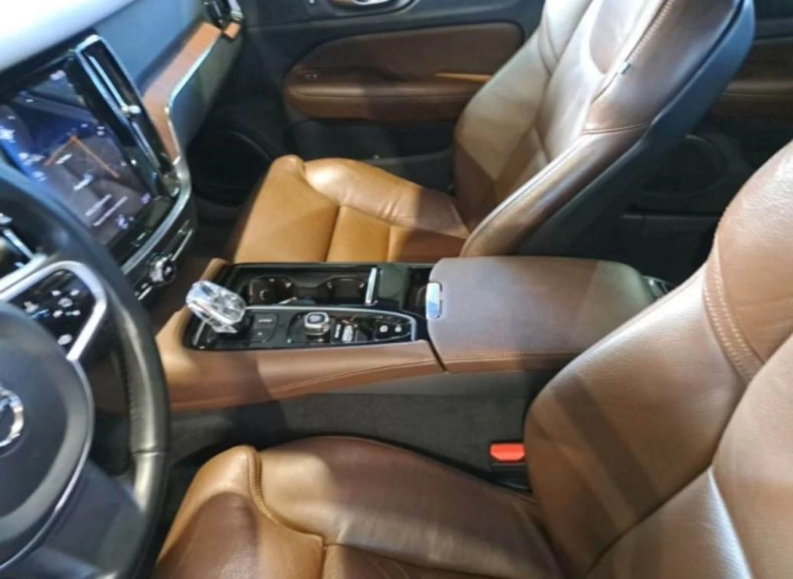 Volvo S60 Plug-in Hybrid AWD - изображение 5