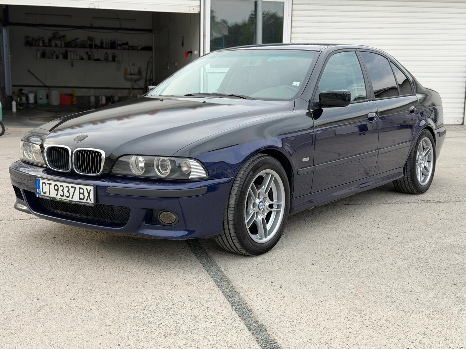BMW 523