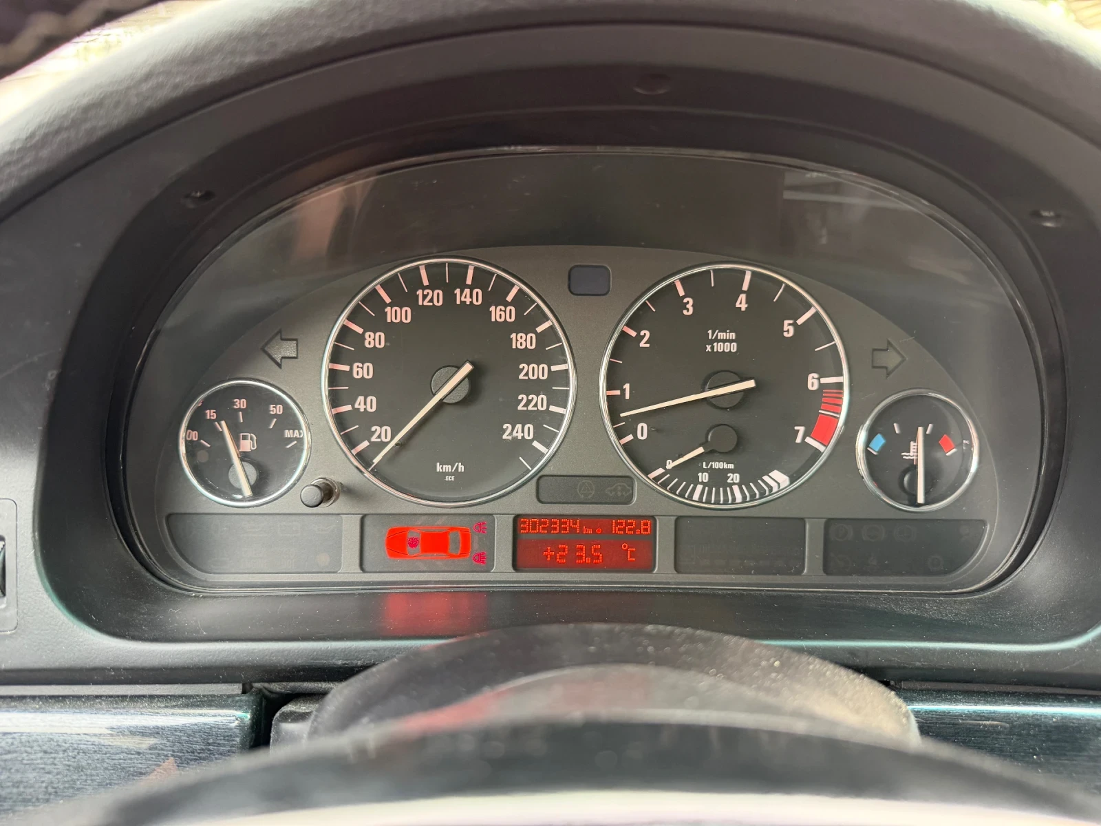 BMW 523, снимка 8 - Автомобили и джипове - 54886728