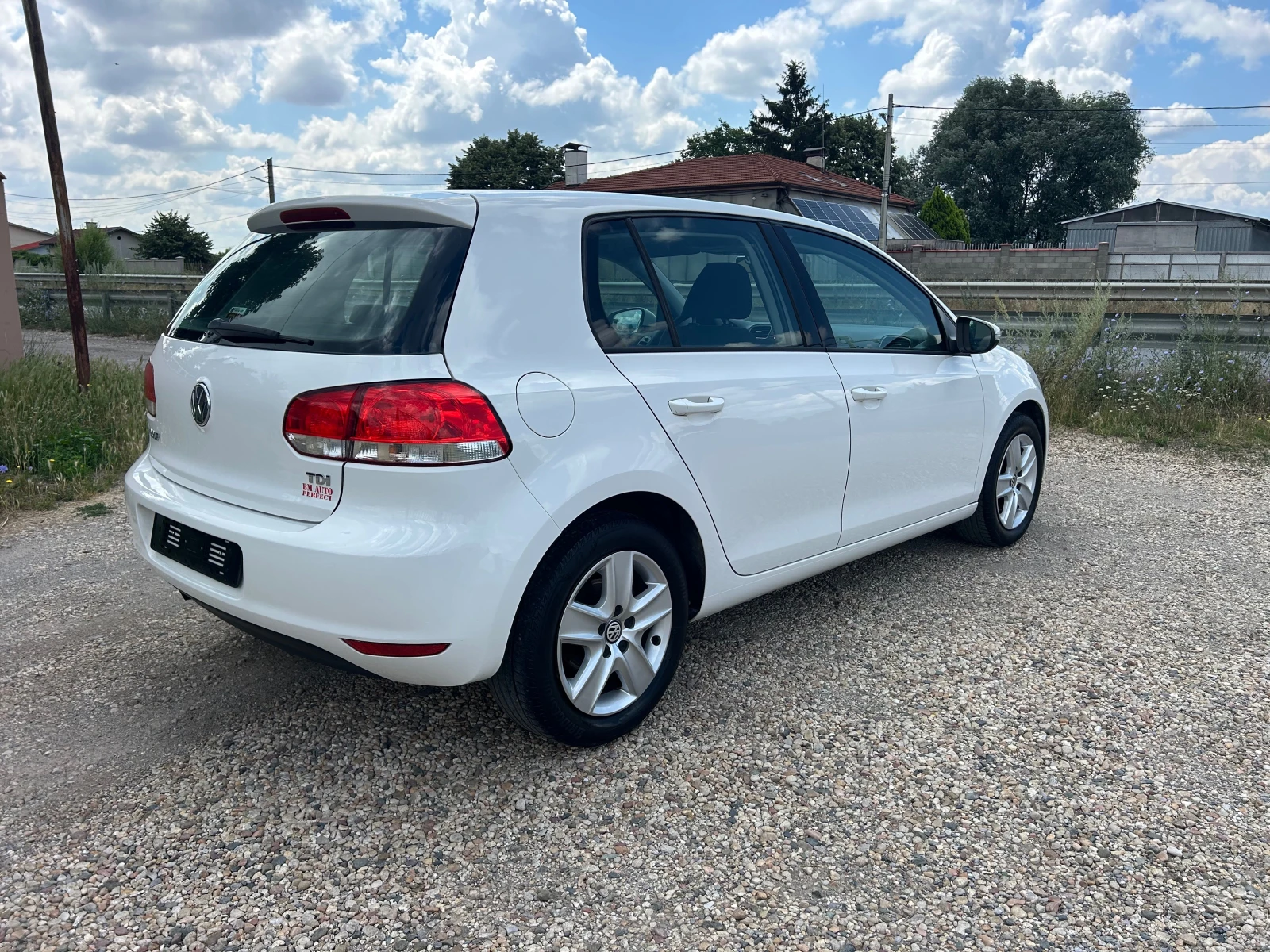 VW Golf 1.6 TDI 105k.c., снимка 7 - Автомобили и джипове - 55221413