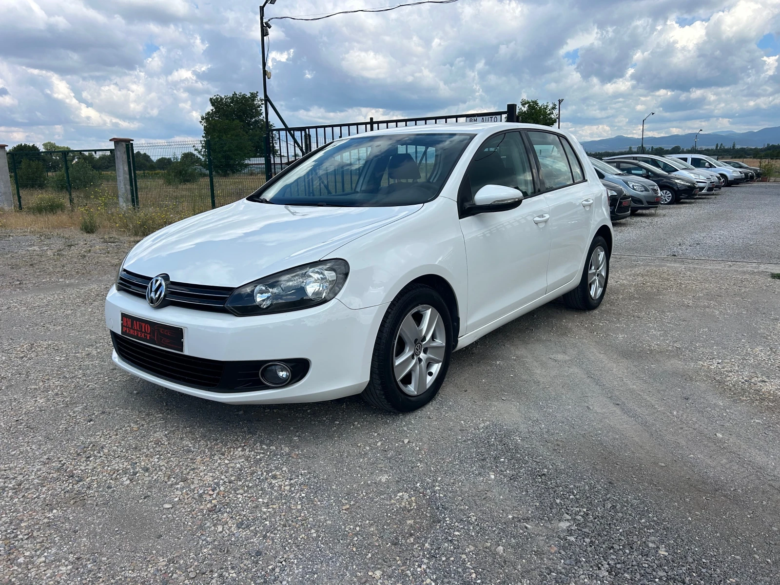 VW Golf 1.6 TDI 105k.c., снимка 3 - Автомобили и джипове - 55221413