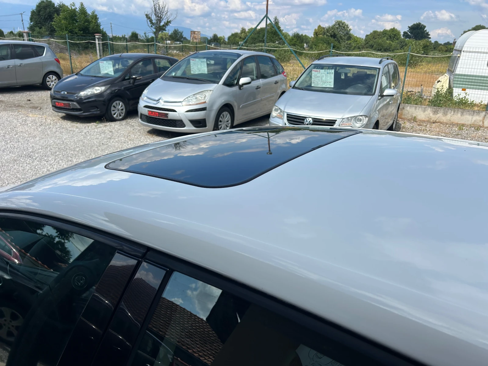 VW Golf 1.6 TDI 105k.c., снимка 16 - Автомобили и джипове - 55221413