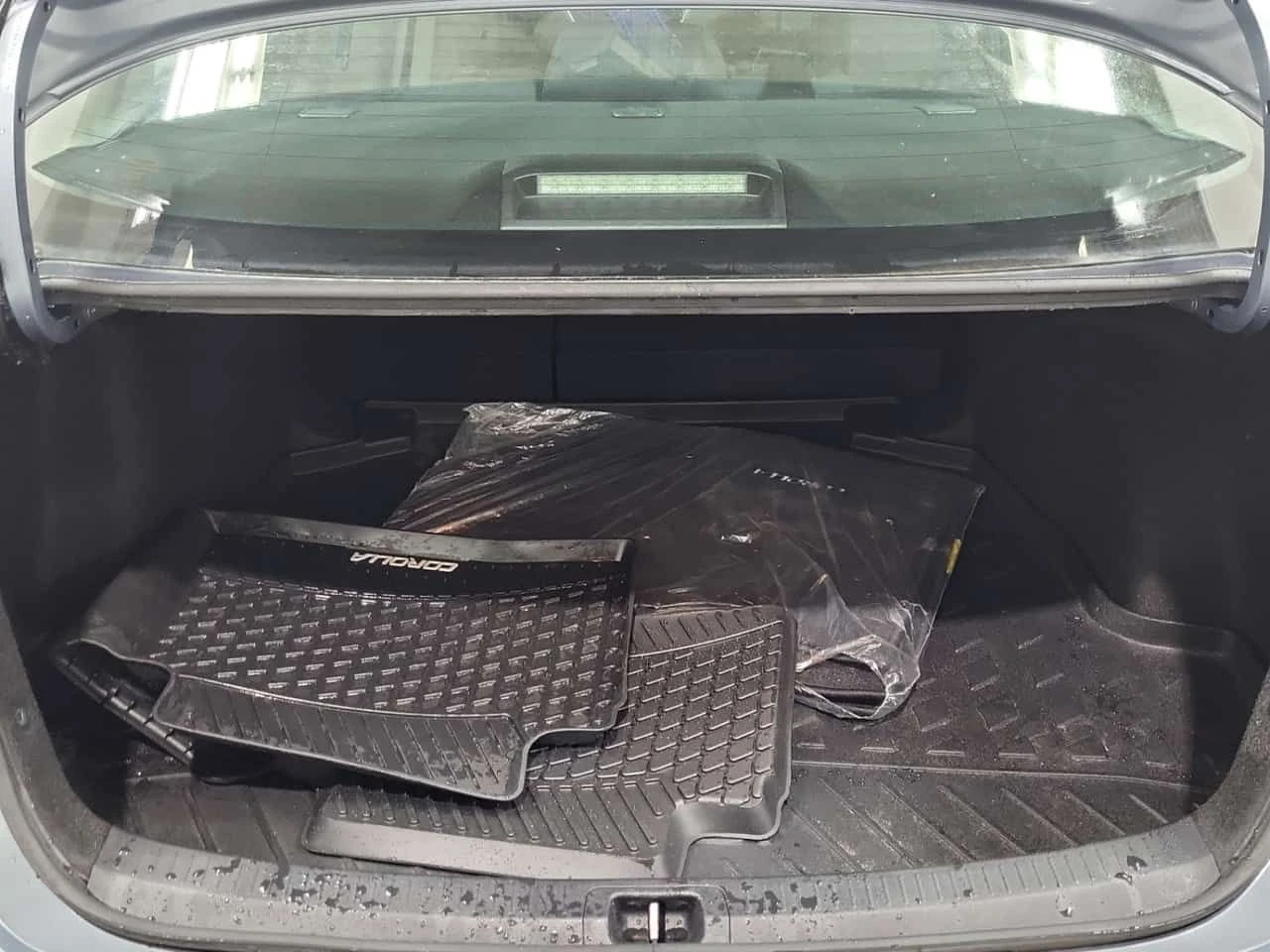Toyota Corolla SE| PANO| ПОДГРЕВИ| NAVI| , снимка 14 - Автомобили и джипове - 55325275