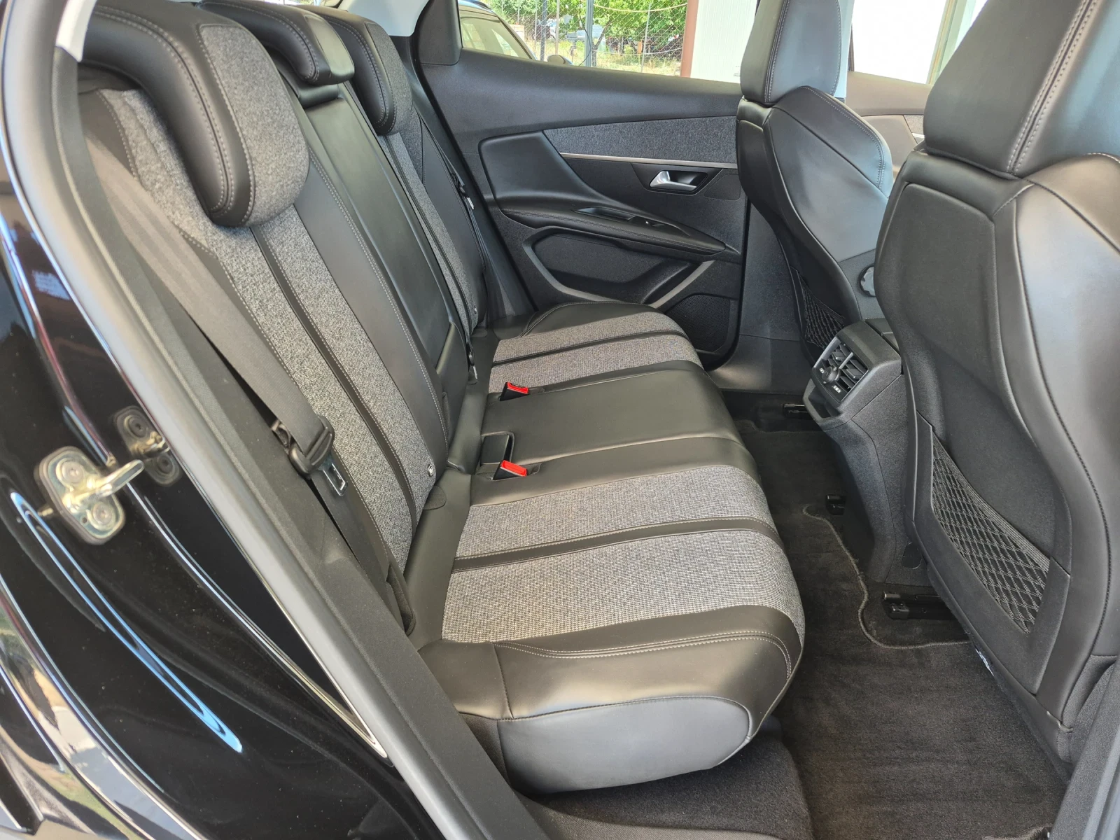 Peugeot 3008 1.5 HDI     ALLURE     EVRO 6B | Mobile.bg � ����������� 14