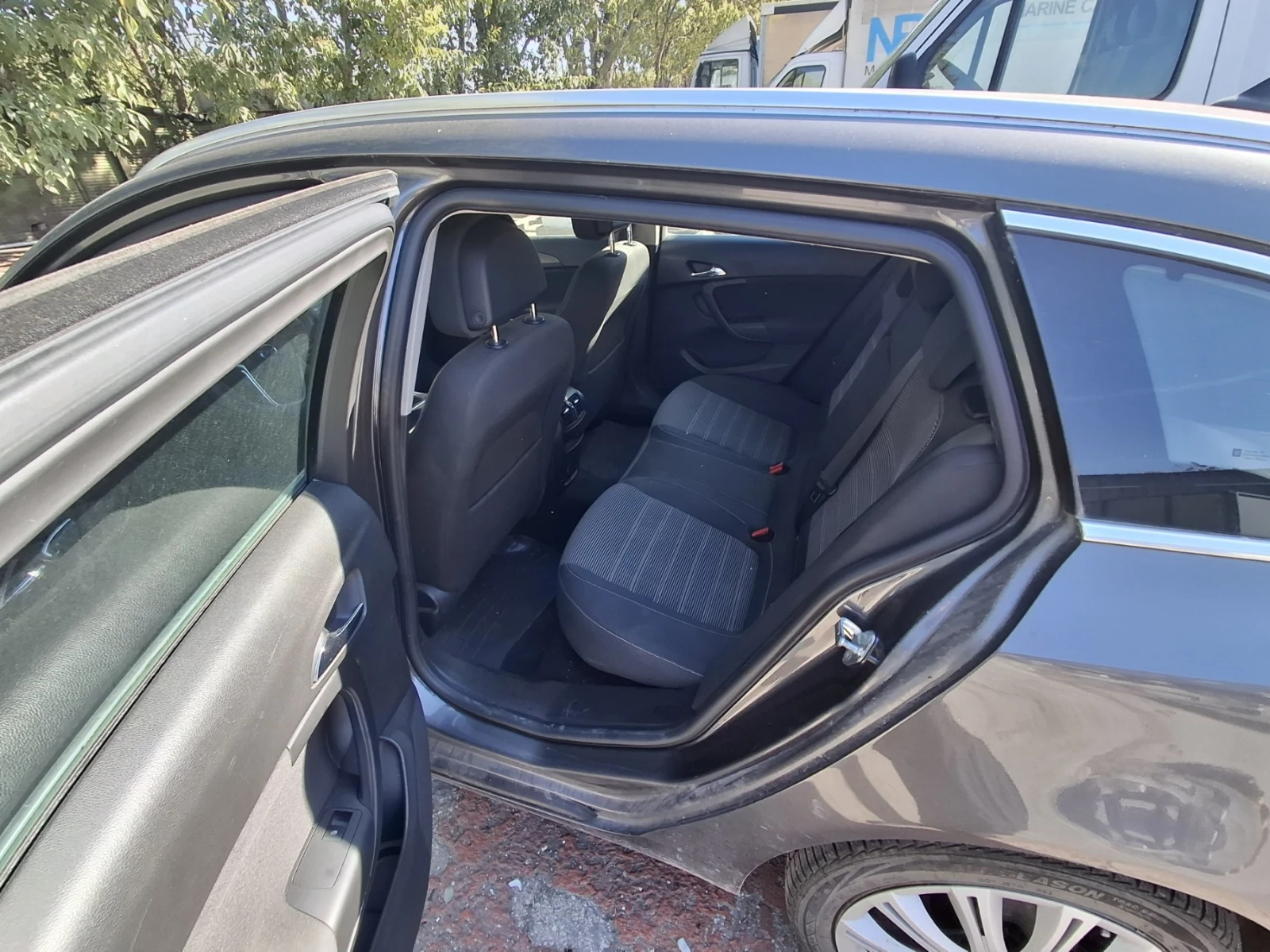 Opel Insignia  TOURER SW, снимка 9 - Автомобили и джипове - 56720182