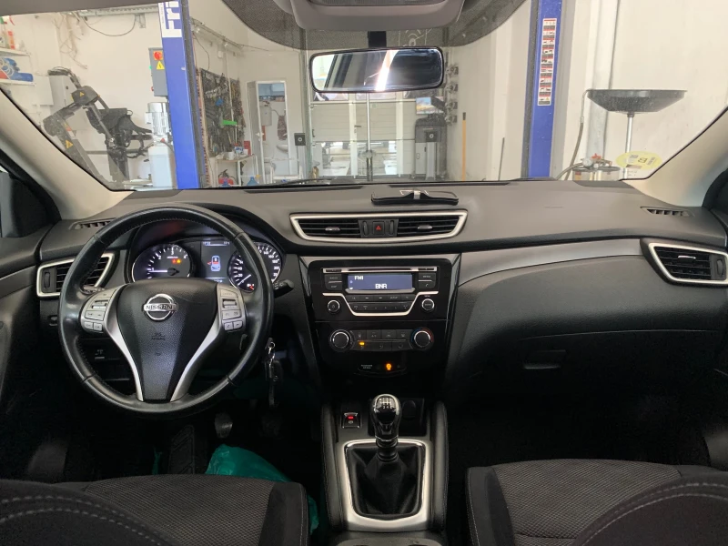 Nissan Qashqai 1.5 DCI, снимка 11 - Автомобили и джипове - 47600120