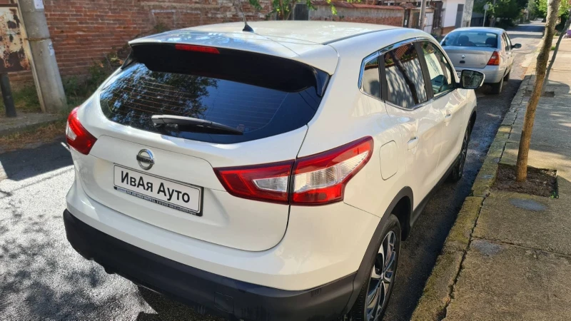 Nissan Qashqai 1.5 DCI, снимка 4 - Автомобили и джипове - 47600120