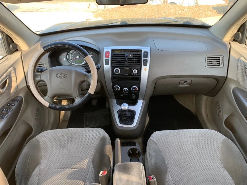 Hyundai Tucson 2.0CRDI 4x4, снимка 10 - Автомобили и джипове - 47816954