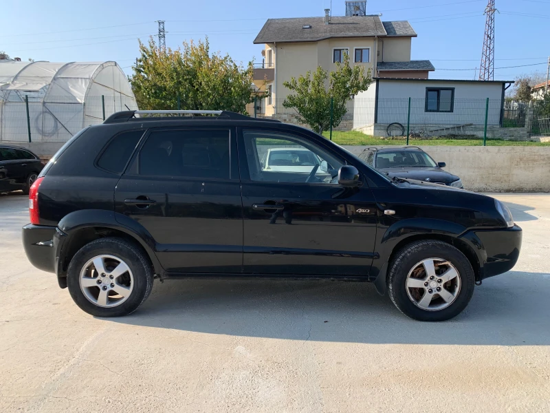 Hyundai Tucson 2.0CRDI 4x4, снимка 5 - Автомобили и джипове - 47816954