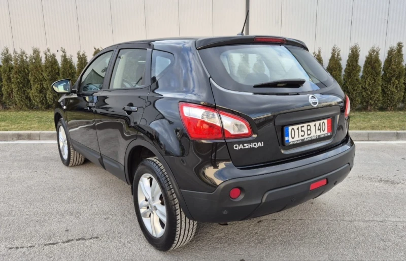 Nissan Qashqai 2.0, снимка 3 - Автомобили и джипове - 48998167