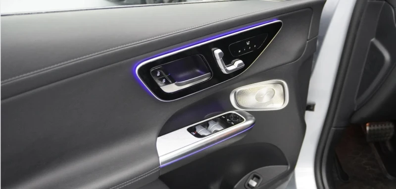 Mercedes-Benz GLC 300 i 4Matic AMG line, снимка 8 - Автомобили и джипове - 52624395