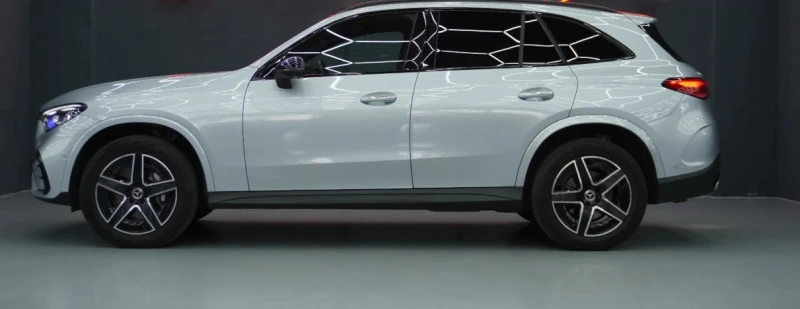 Mercedes-Benz GLC 300 i 4Matic AMG line, снимка 3 - Автомобили и джипове - 52624395