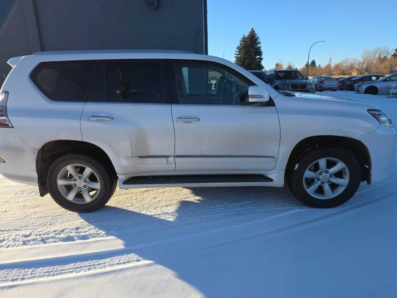 Lexus GX 460 * 4WD 4dr * CARFAX * БЕЗ ПЪРВОНАЧАЛНА ВНОСКА, снимка 3 - Автомобили и джипове - 52808639